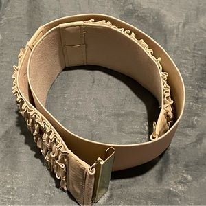 Stretchy wide waist belt